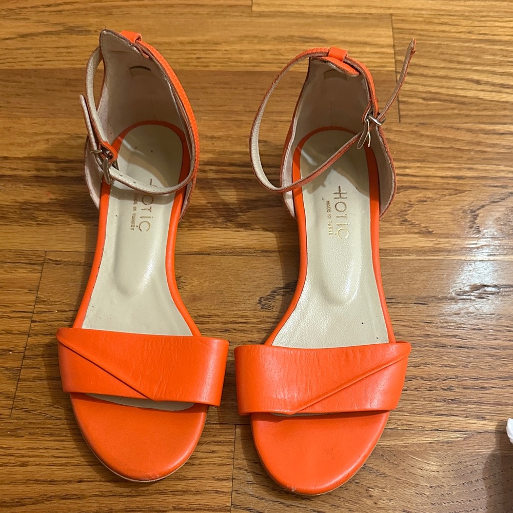 Hotiç Chic Vibrant Orange Sandals - Picture 3 of 9